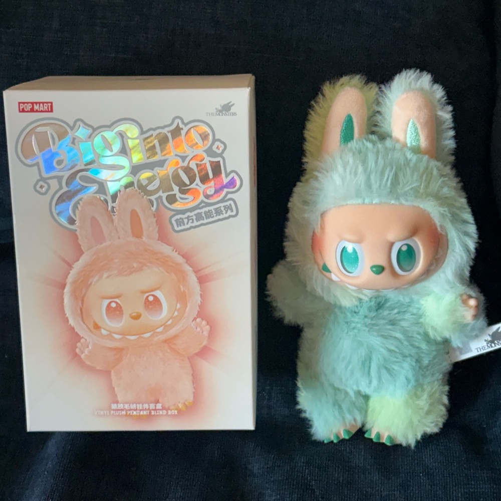 UNOPENED AUTHENTIC POPMART Big Into Energy LABUBU The Monsters- Serenity (Green)